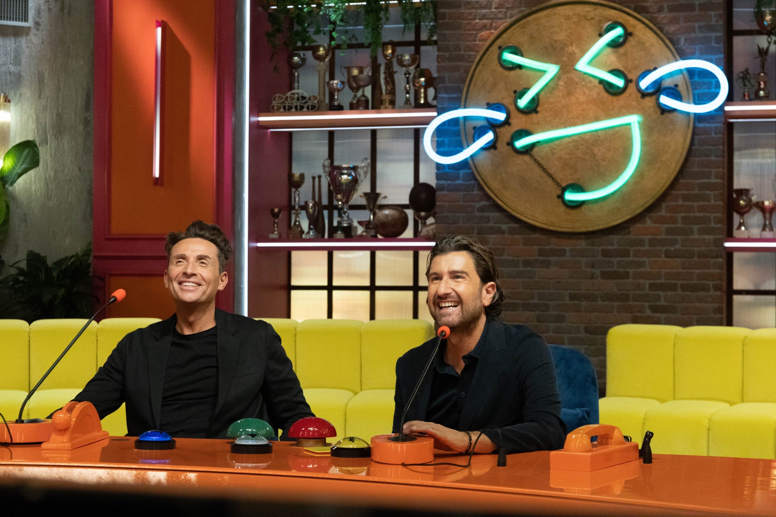 Lol: chi ride è fuori s6 trailer e poster, dal 23 aprile su prime video