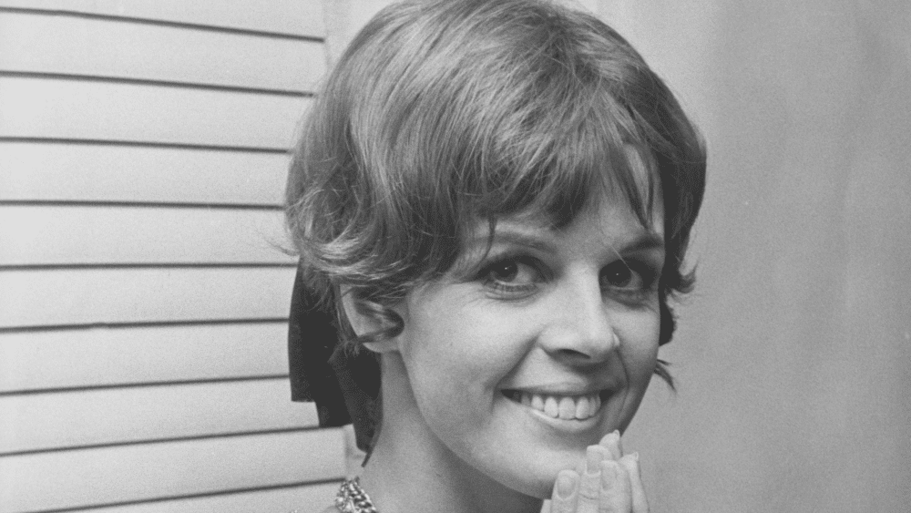 Claudine Longet morta a 84 anni: attrice, cantante e caso Sabich