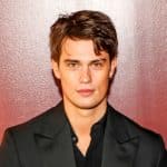 Nicholas galitzine, il nuovo volto del cinema britannico