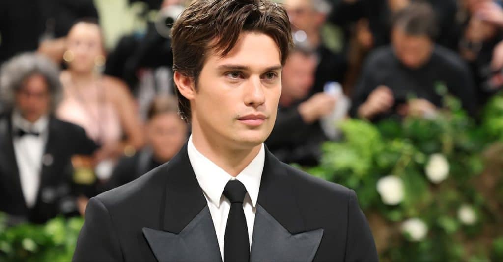 Nicholas Galitzine ritratto 2