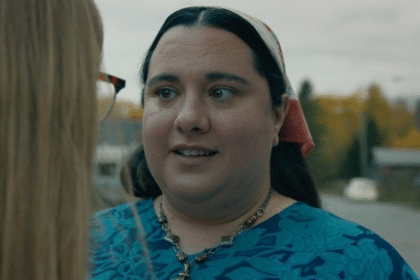 From stagione 4: chi è Clara e che ruolo ha nella serie. L’attrice è Katerina Bakolias