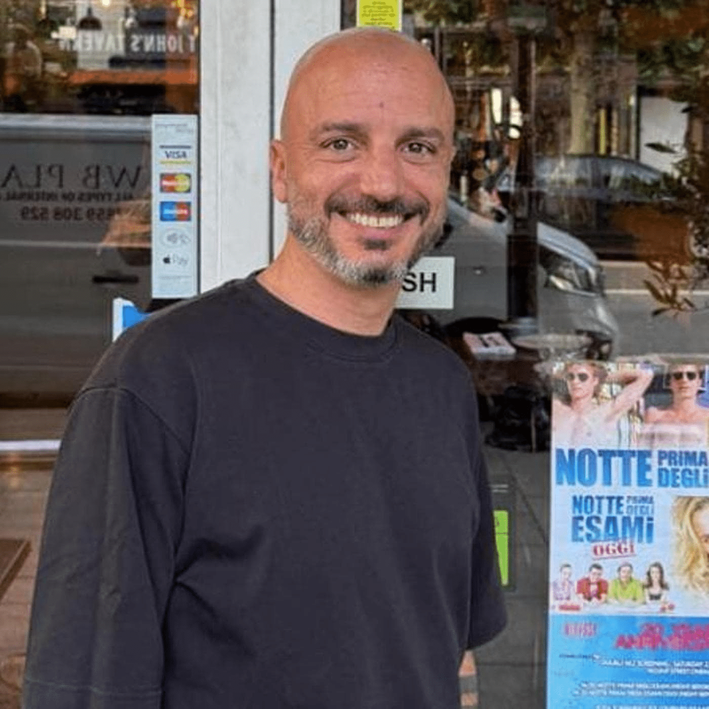 Nicolas Vaporidis celebra Notte prima degli esami a Londra