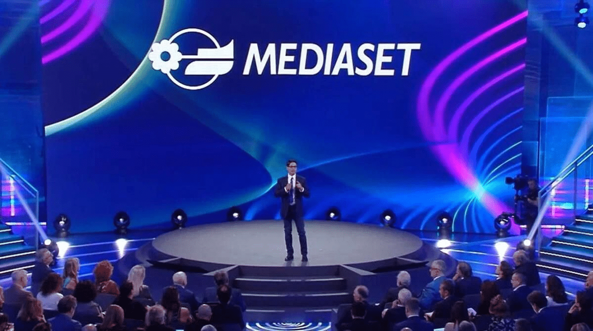 Palinsesti mediaset autunno 2026, il biscione punta sui ritorni