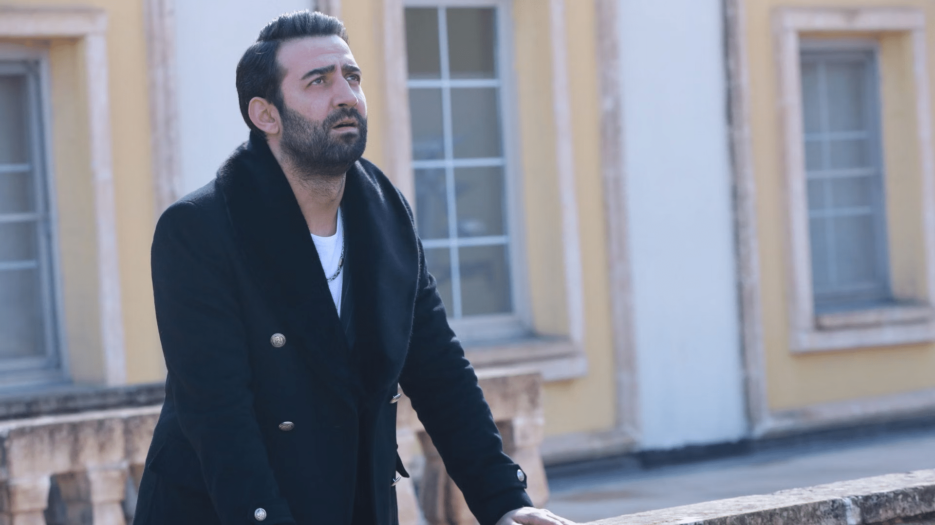 Far away, anticipazioni 3 agosto: alya ricatta cihan, zerrin si sacrifica per sahin
