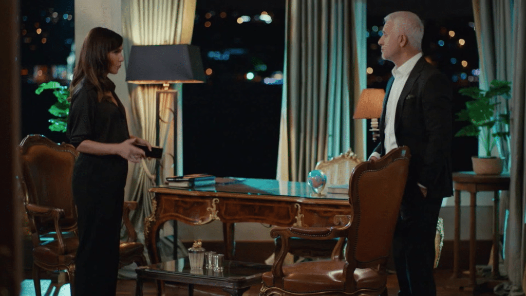 Forbidden Fruit 4, 31 luglio: Halit scrive il testamento e rovina Yildiz Forbidden Fruit 4, 31 luglio: Halit scrive il testamento e rovina Yildiz