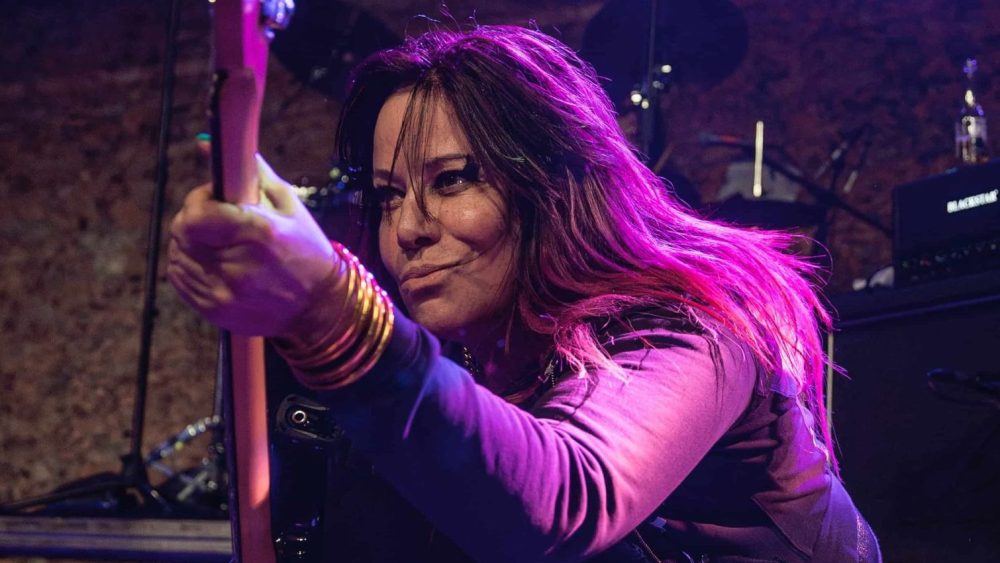 Jennifer finch è morta, le l7 perdono la loro bassista storica