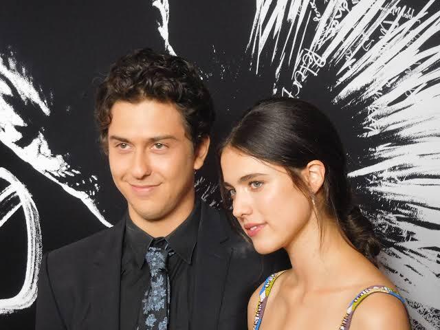 Margaret Qualley, ritratto di un'attrice margaret qualley death note