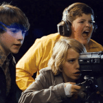 Super 8, finale spiegato: perché joe lascia andare il ciondolo