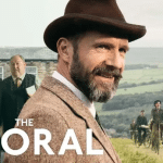 The choral su netflix: ralph fiennes canta contro la guerra
