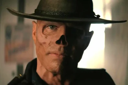 Walton Goggins nei panni del Ghoul nella serie Fallout di Prime Video