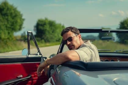 Theo James e Kaya Scodelario in The Gentlemen 2 tra le location italiane sul Lago Maggiore