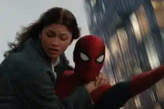 Tom Holland nei panni di Spider-Man nel film Marvel Spider-Man Brand New Day