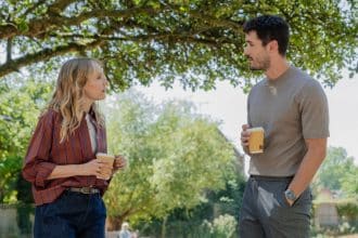 Rose Ayling-Ellis e Jonah Hauer-King nei ruoli di Alison Brooks e Daniel Henshaw in Code of Silence 2
