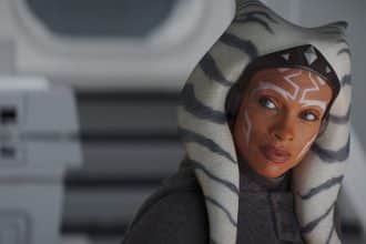 Rosario Dawson nei panni di Ahsoka Tano nella seconda stagione della serie Star Wars su Disney+