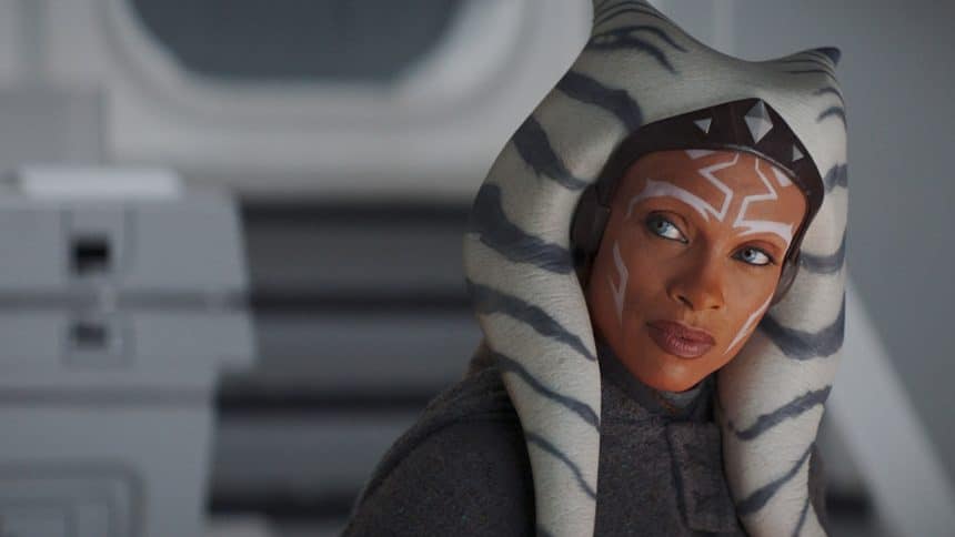 Rosario Dawson nei panni di Ahsoka Tano nella seconda stagione della serie Star Wars su Disney+