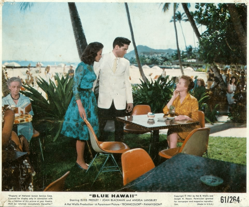 Blue Hawaii: Angela Lansbury aveva solo 35 anni quando interpretò la madre di Elvis Blue Hawaii