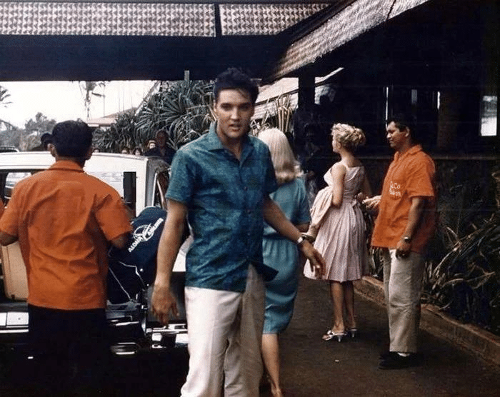Blue Hawaii: Angela Lansbury aveva solo 35 anni quando interpretò la madre di Elvis Blue Hawaii