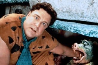 Bamm-Bamm Rubble e i personaggi dei Flintstones, franchise al centro del nuovo progetto live action