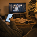 Cinque schermi a famiglia, uno sempre in mano: il multiscreen all'italiana