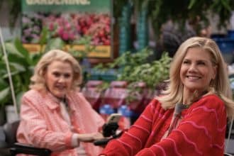 Leanne Morgan e Kristen Johnston nella seconda stagione della sitcom Leanne disponibile su Netflix