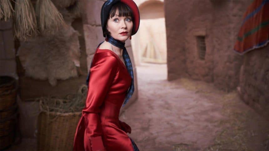 Essie Davis e Nathan Page nei ruoli di Phryne Fisher e Jack Robinson in Miss Fisher e la cripta delle lacrime