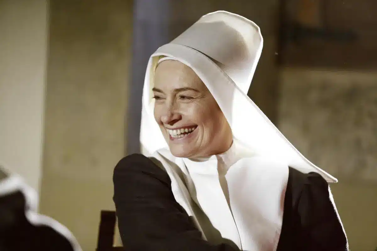 Assumpta serna nei panni di hélène studler