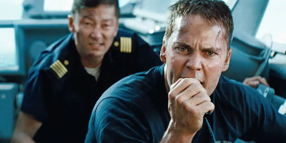 Battleship finale spiegato: gli alieni muoiono? Hopper si salva? Taylor kitsch interpreta alex hopper in battleship