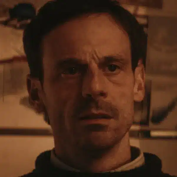 Scoot mcnairy interpreta cliff in blood for dust