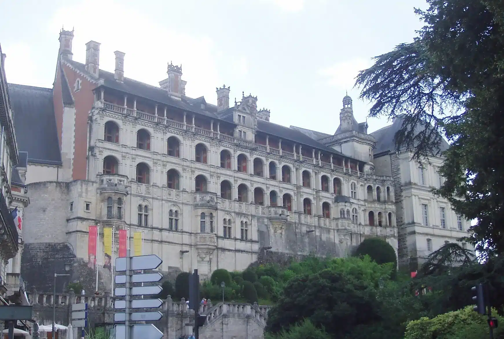 Facciata del castello di blois usata come location