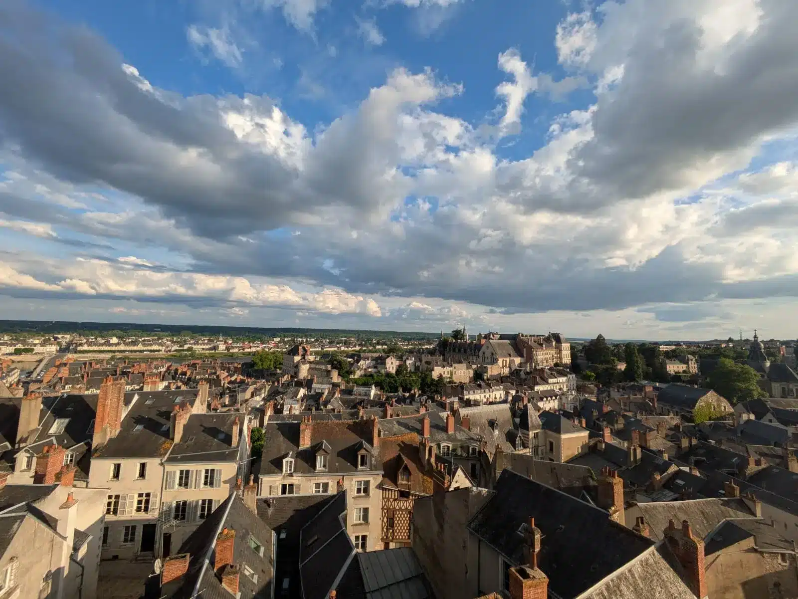 Vista del castello di blois in francia