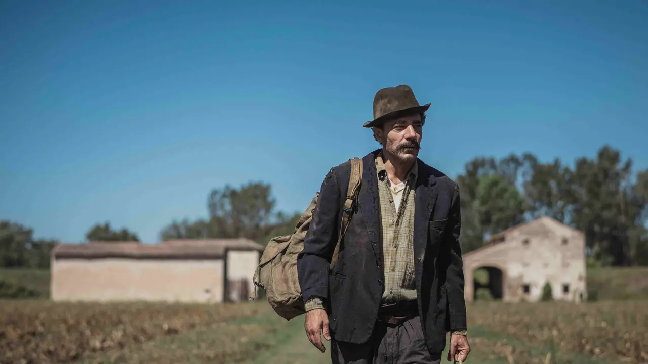 Giovannino guareschi è una storia vera? Cosa racconta il film rai Giuseppe zeno interpreta giovannino guareschi nel film rai