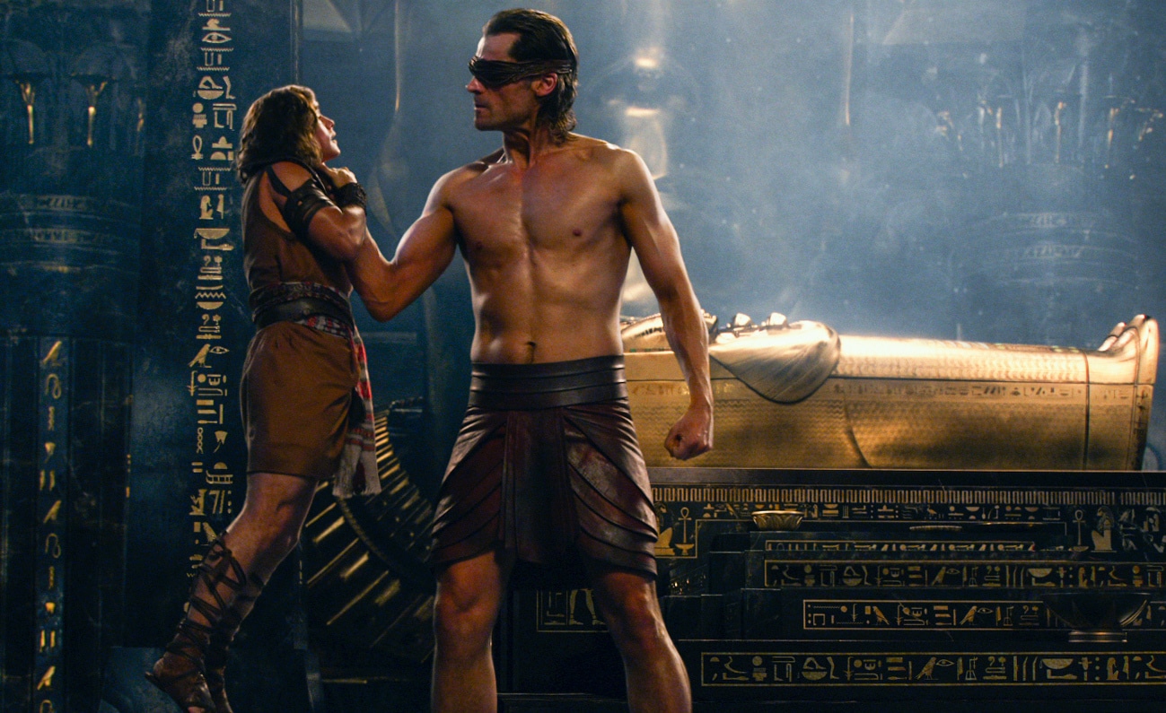 Bek e horus in una scena di gods of egypt
