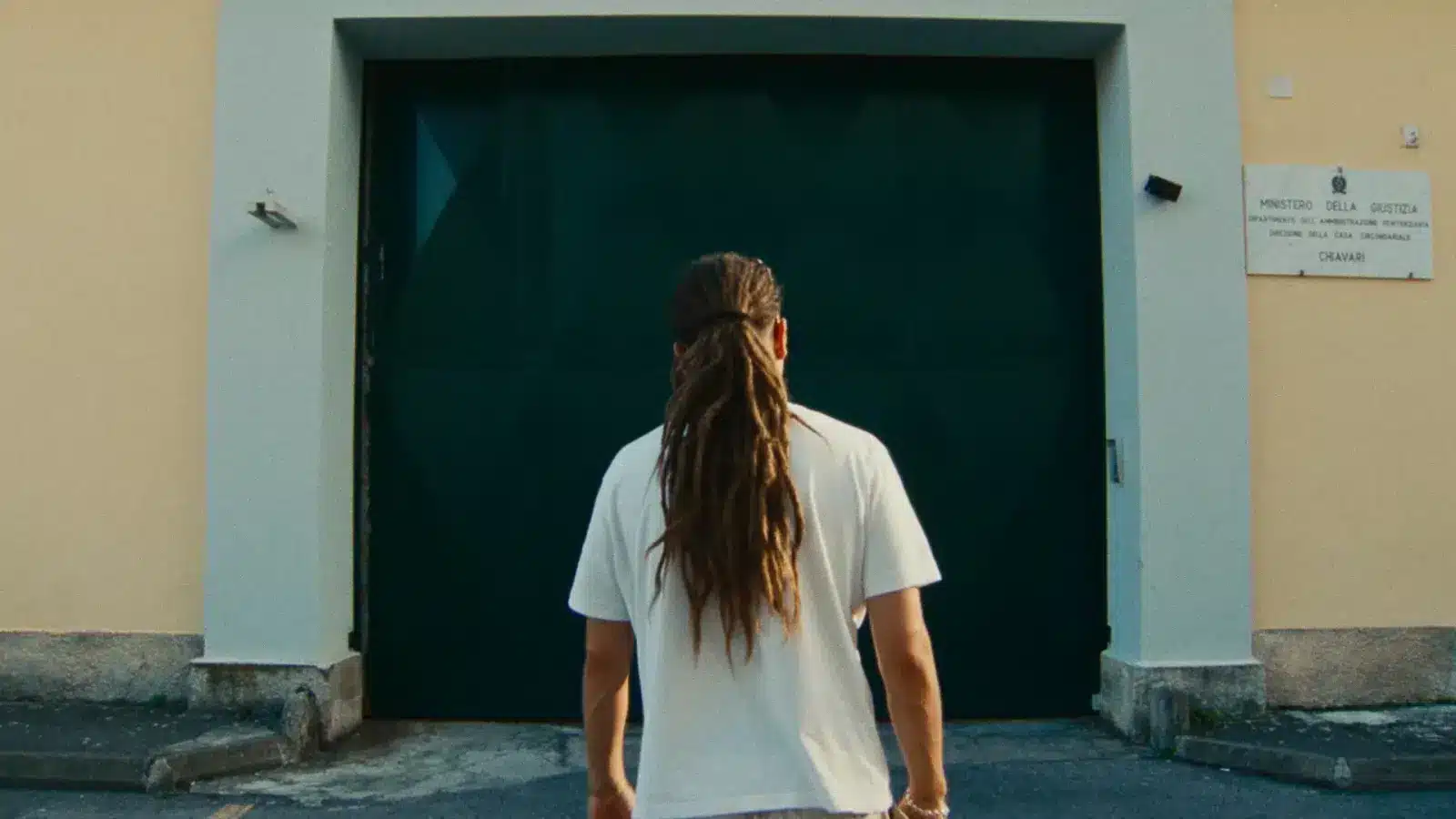 Sayf nel documentario il cielo in una stanza girato nel carcere di chiavari