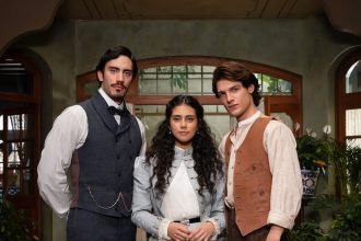 Emilia Sauri tra Daniel Cuenca e Antonio Zavalza in Male d’amore