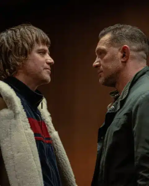 Johnny flynn interpreta frankie cooper in mobland 2