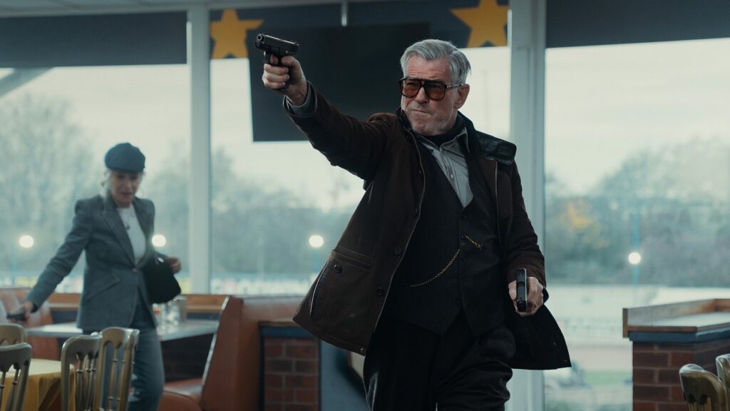 Pierce brosnan nei panni di conrad harrigan in mobland
