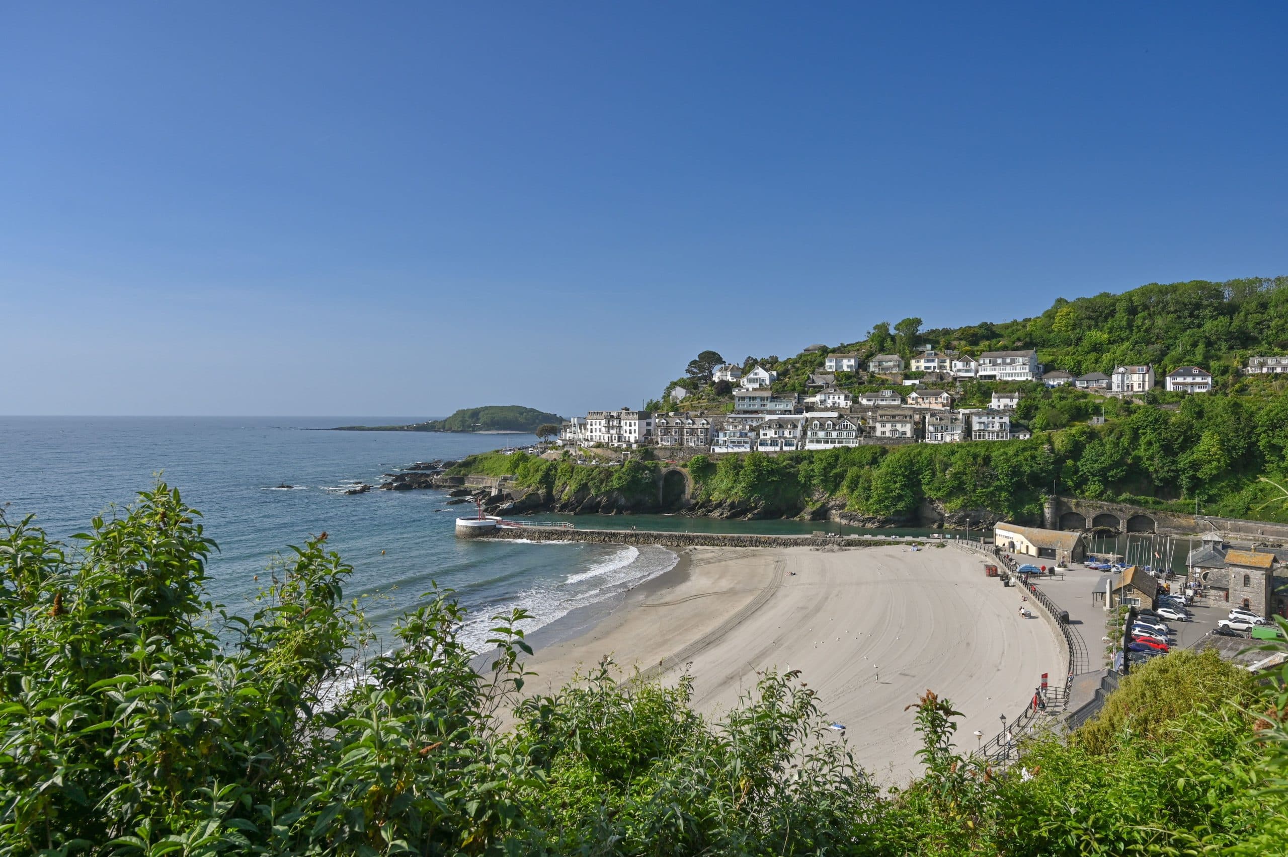 Oltre il paradiso: shipton abbott esiste? Dove è girata la serie Panorama di looe in cornovaglia, principale location di oltre il paradiso