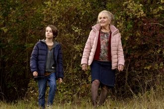 Michelle e lucas nel bosco in sotto le foglie di françois ozon