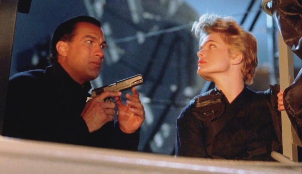 Casey ryback in trappola in alto mare con steven seagal