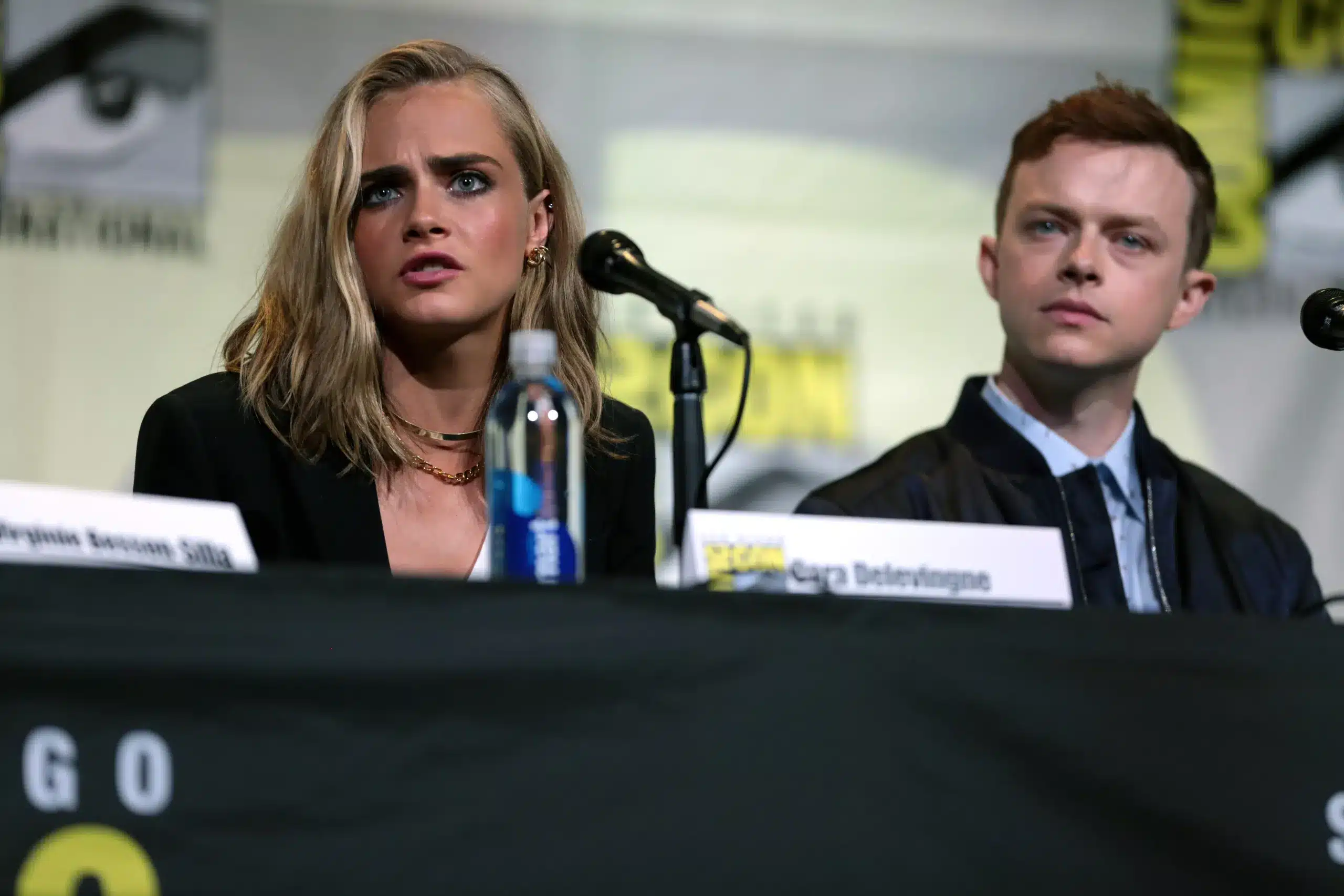Cara delevingne e dane dehaan durante il panel di valerian