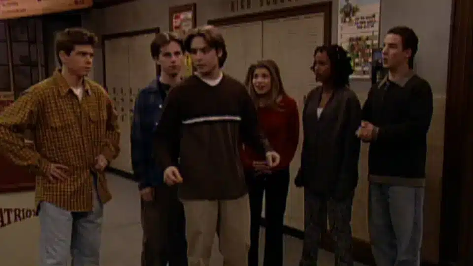 Shawn e i suoi amici nel corridoio della scuola nell’episodio horror di boy meets world