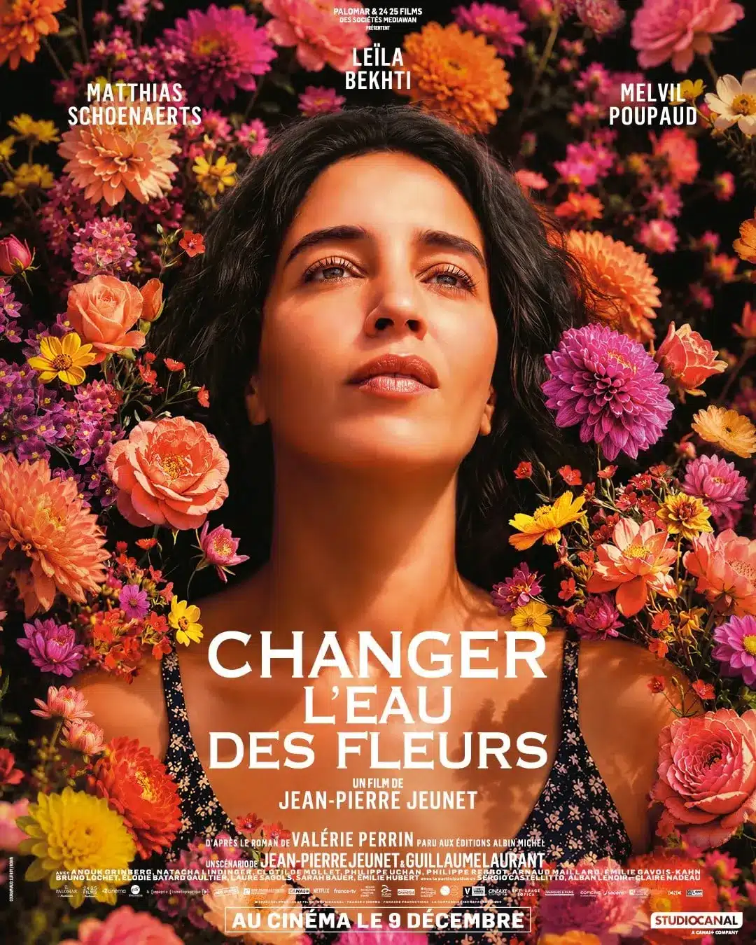 Leïla bekhti tra i fiori nel poster ufficiale francese di cambiare l’acqua ai fiori