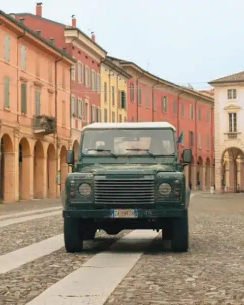 Estranei fiction rai 2 ambientata a correggio