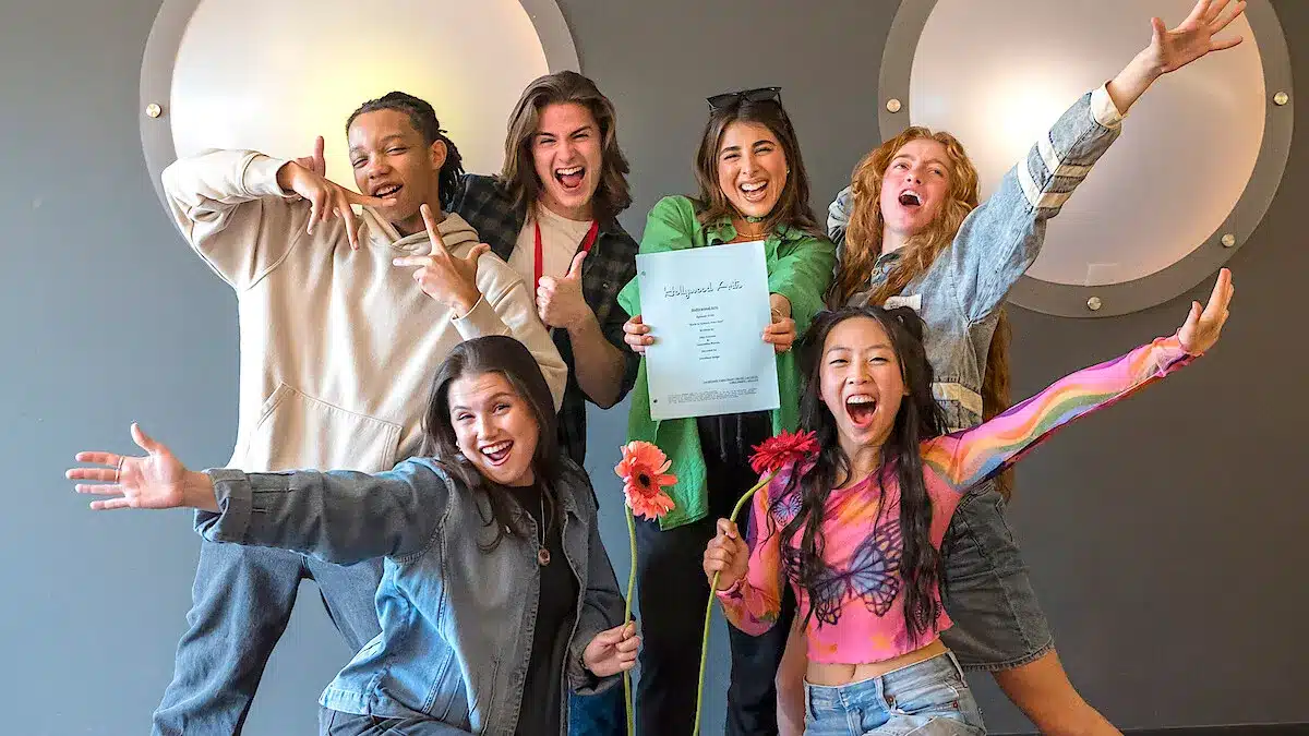 Il cast della serie hollywood arts, spin-off di victorious, in una foto ufficiale netflix