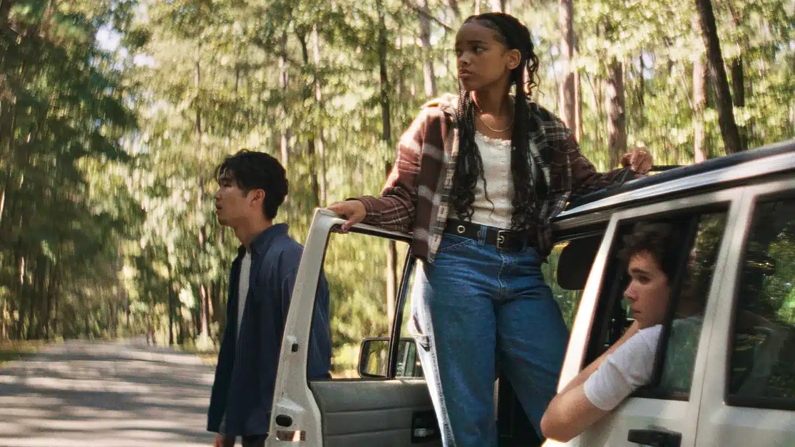 James, day e fisher in una scena di it ends