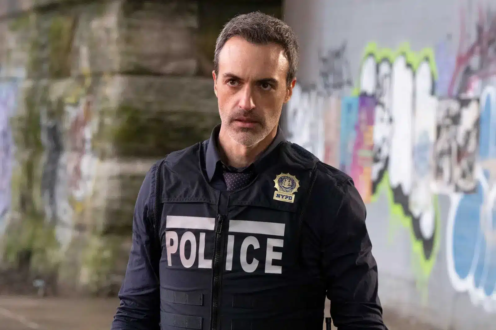 Reid scott interpreta il detective vincent riley in law & order, foto nbc