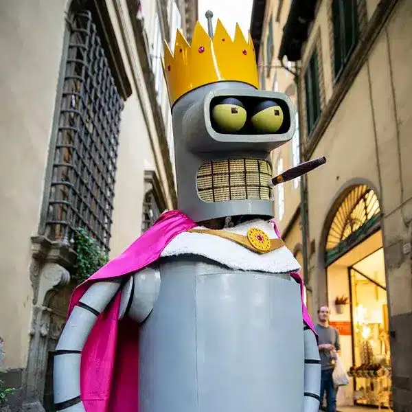 Cosplayer di bender nelle strade di lucca, immagine del programma cosplay ufficiale