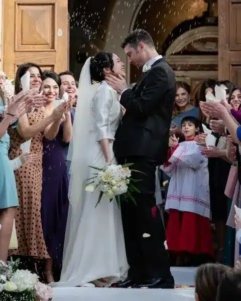 Maria esposito e daniele rienzo nella scena del matrimonio della serie melania rea