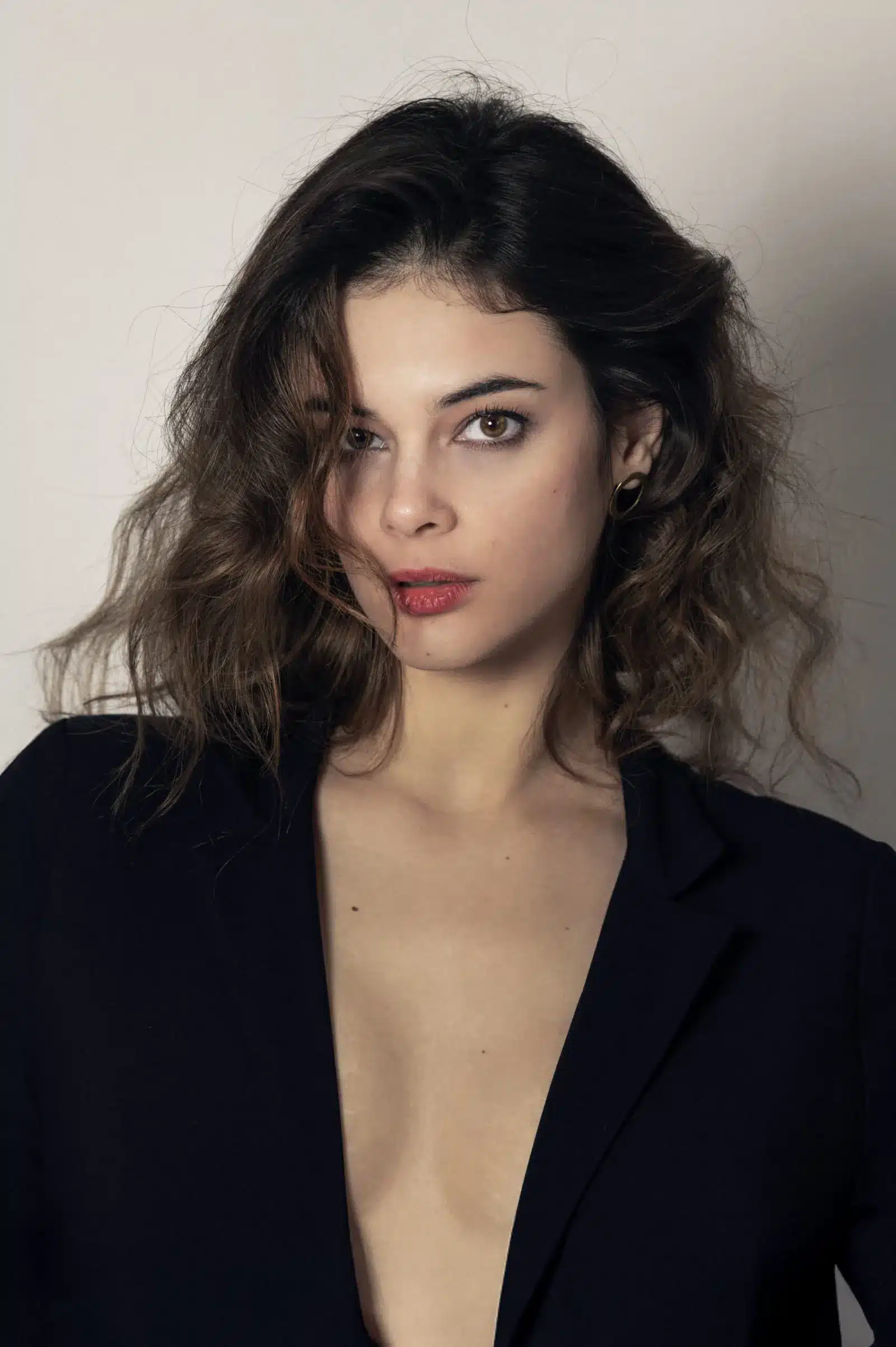 Neva leoni, interprete di nina de angelis in libera