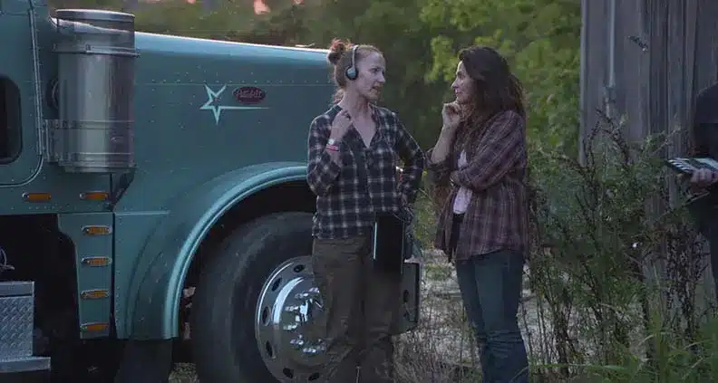 Paradise highway: binoche guidava davvero il camion? Anna gutto e juliette binoche sul set di paradise highway